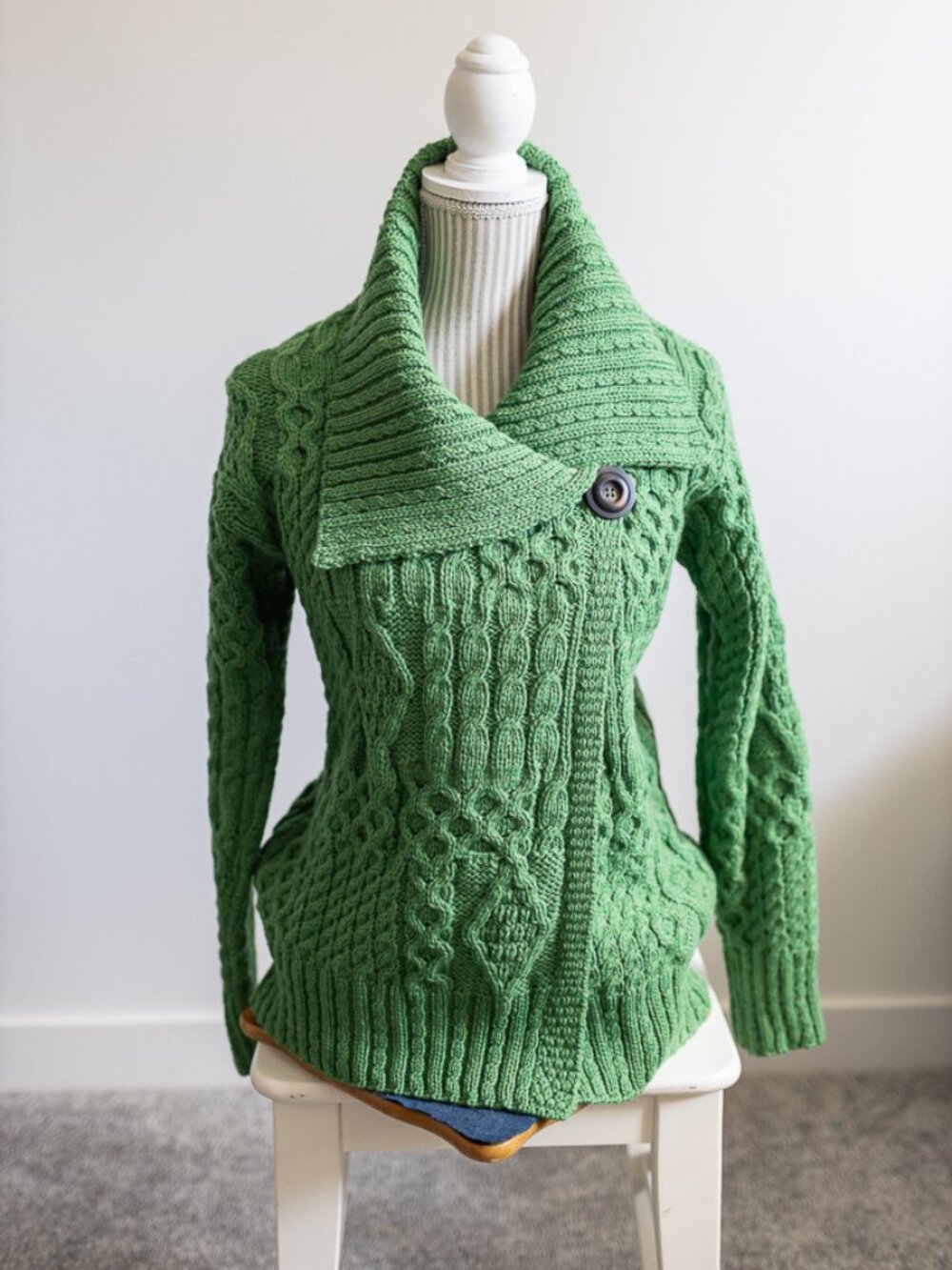 Aran Crafts Ireland 100% Merino Wool Cable Knit Wrap Cardigan Green Size XS